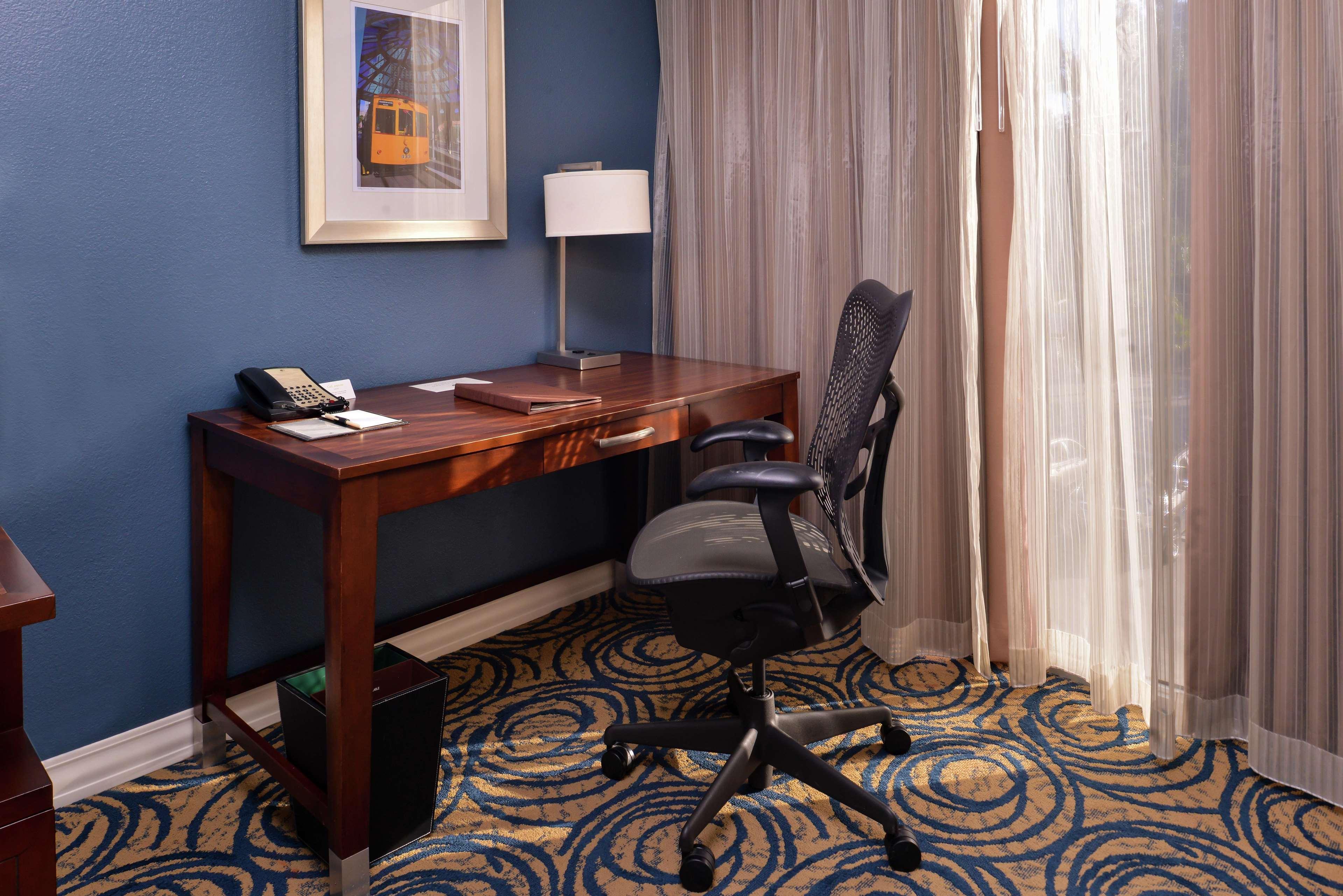 Doubletree By Hilton Hotel Tampa Airport-Westshore Exteriör bild