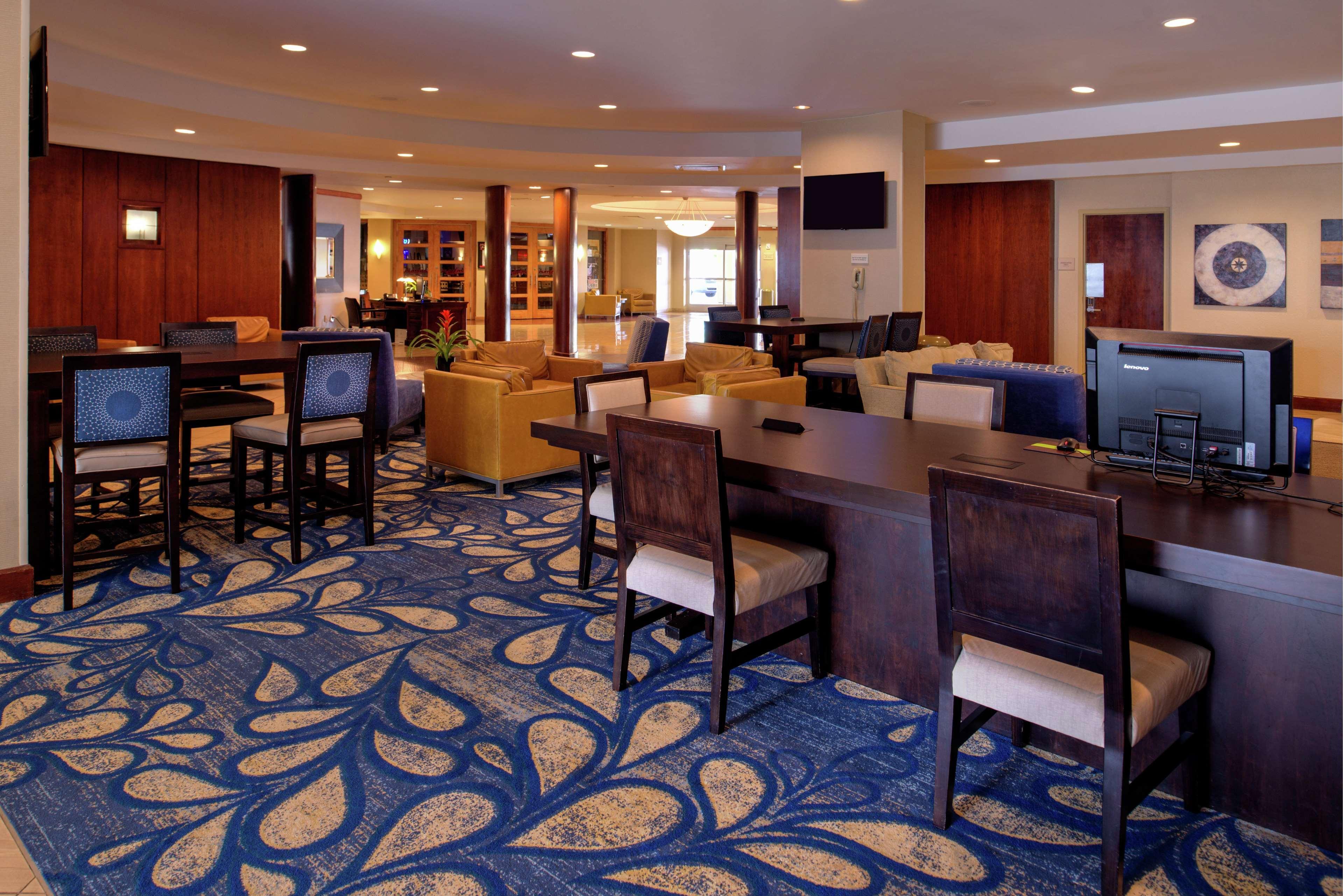 Doubletree By Hilton Hotel Tampa Airport-Westshore Exteriör bild